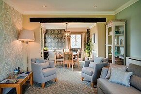 Oakley Hall Hotel