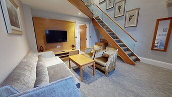 Oakley Hall Hotel