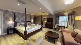 Oakley Hall Hotel