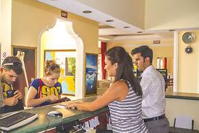 Hotel First Class