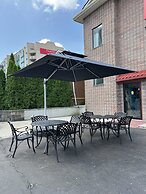 Diplomat Inn