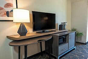 Holiday Inn & Suites Oakland Airport by IHG