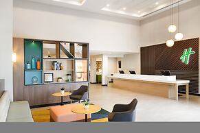 Holiday Inn & Suites Oakland Airport by IHG