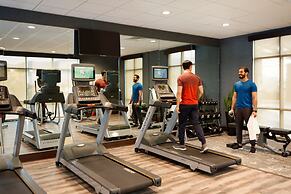 Holiday Inn & Suites Oakland Airport by IHG