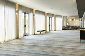 Holiday Inn & Suites Oakland Airport by IHG