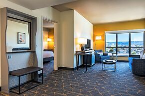 Holiday Inn & Suites Oakland Airport by IHG