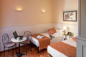 Aenea Superior Inn