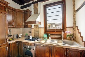 Aenea Superior Inn