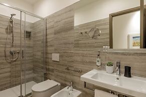 Aenea Superior Inn