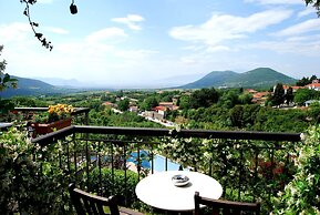 Jennifer Home Hotel