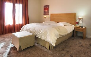 Jennifer Home Hotel