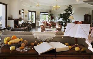 Jennifer Home Hotel