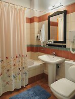 Jennifer Home Hotel