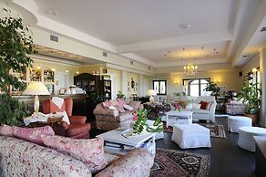 Jennifer Home Hotel