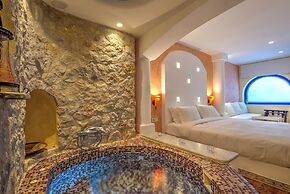 Astarte Suites