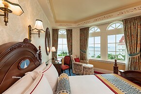 Hong Kong Disneyland Hotel