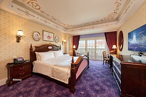 Hong Kong Disneyland Hotel