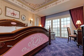 Hong Kong Disneyland Hotel