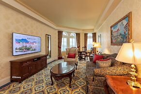 Hong Kong Disneyland Hotel