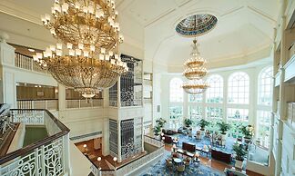 Hong Kong Disneyland Hotel