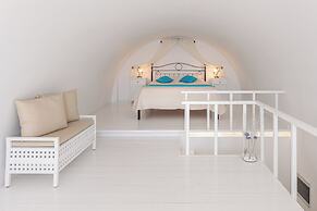 Reverie Santorini Hotel