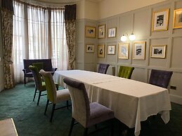 Alton House Hotel