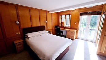 Farnham House Hotel