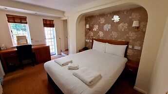Farnham House Hotel