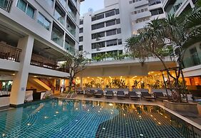 Sunshine Hotel And Residences