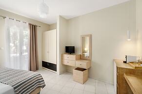 Axos Hotel