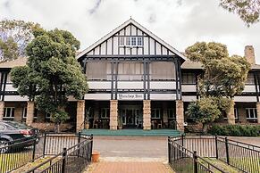 Yanchep Inn