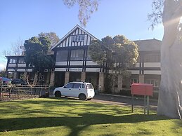 Yanchep Inn