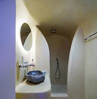 Abyssanto Suites & Spa