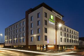 Holiday Inn Express Cheltenham by IHG