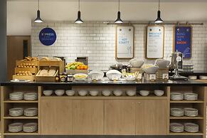 Holiday Inn Express Cheltenham by IHG
