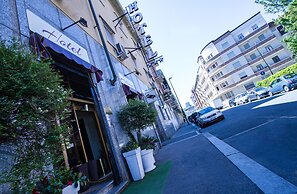 Hotel Adriano