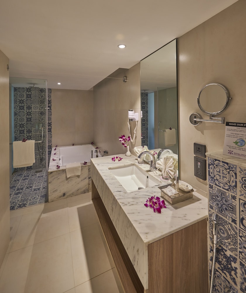 Royal Orchid Beach Resort & Spa