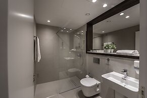 Almond Business Hotel