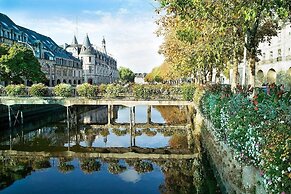 Les Bains de Mer