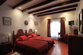 Petit Hotel Restaurante Ses Rotges - Adults Only
