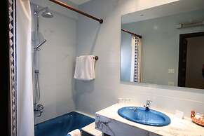 Petit Hotel Restaurante Ses Rotges - Adults Only