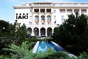 Iaki Hotel