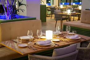 Cabogata Beach Hotel