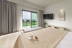 Cabogata Beach Hotel