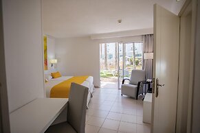 Servatur Waikiki