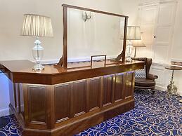 Dergvale Hotel