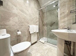 Dergvale Hotel