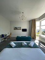 Crofton House Hotel
