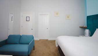 Crofton House Hotel