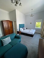 Crofton House Hotel